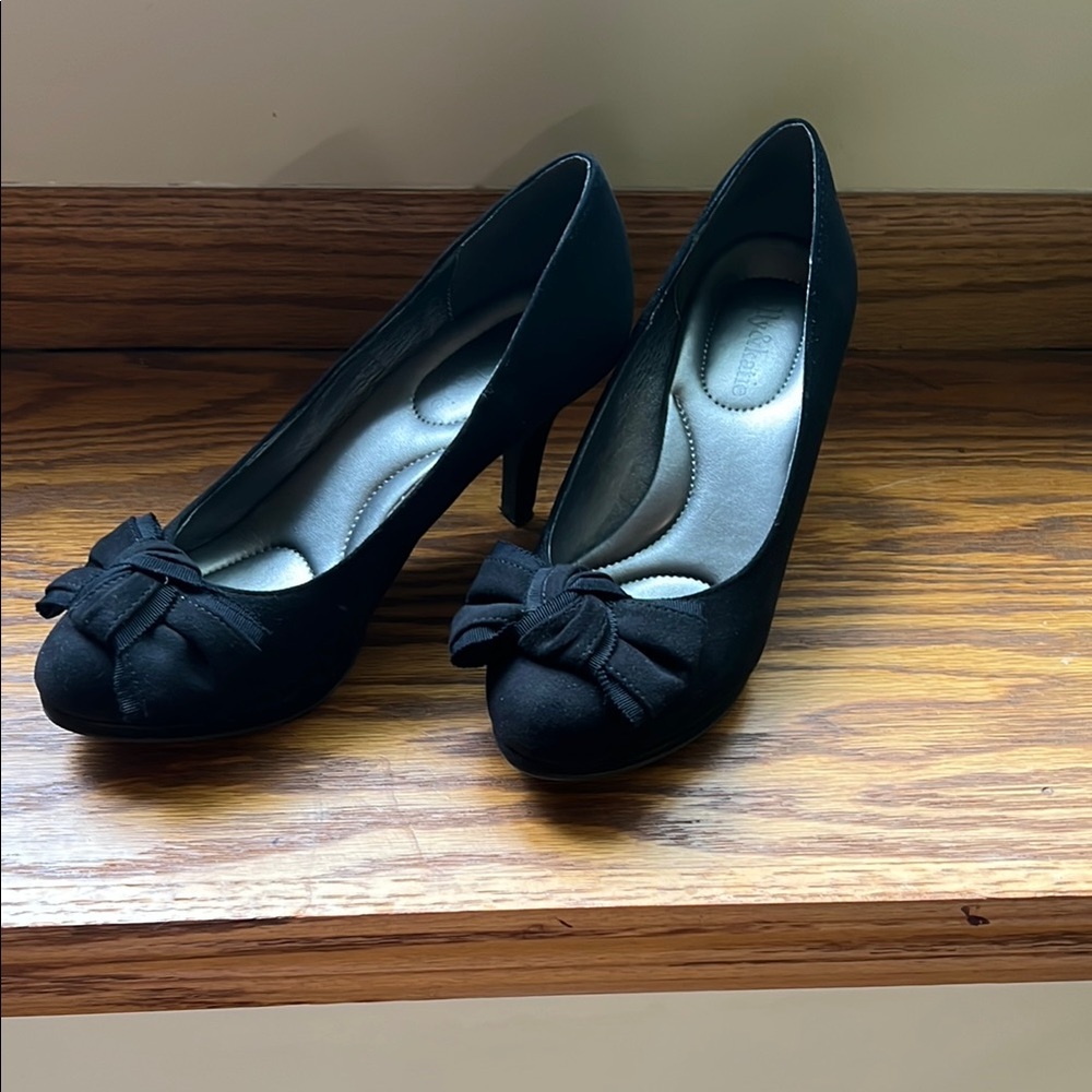 Kelly & Katie Black Heels with Bow Detail